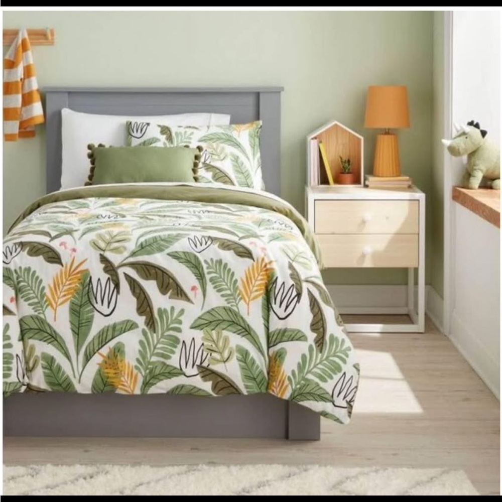 Pillowfort Green and Yellow Comforter with Botanical Design